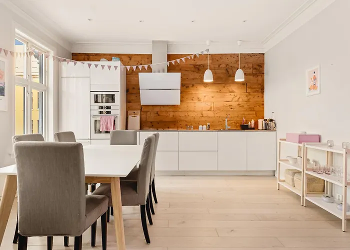 Dinbnb I Of Both Worlds I 80sqm With 2 Baths And Bathtub