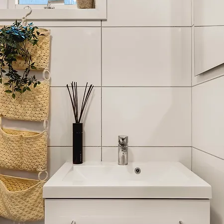 公寓 Dinbnb I Of Both Worlds I 80sqm With 2 Baths And Bathtub 卑爾根