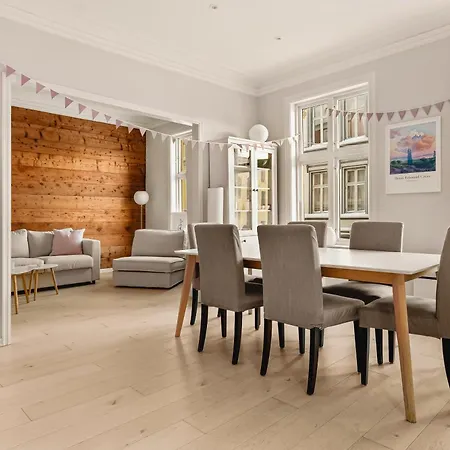 Dinbnb I Of Both Worlds I 80sqm With 2 Baths And Bathtub *